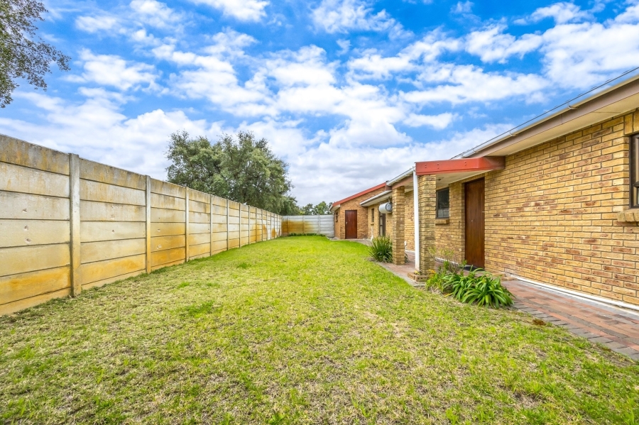 9 Bedroom Property for Sale in Vierlanden Western Cape